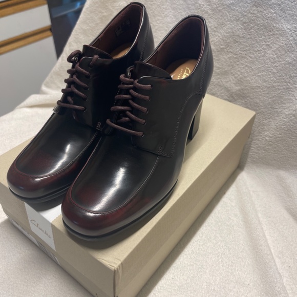 Clarks - Picture 7 of 8